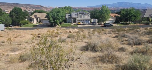 372 E Vermillion Ave, St. George, UT, 84790-8339 | Card Image
