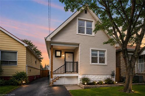 54 Weir St S, Hamilton, ON, L8K3A4 | Card Image