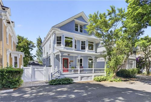 12 Park St, Newport, RI, 02840-2104 | Card Image