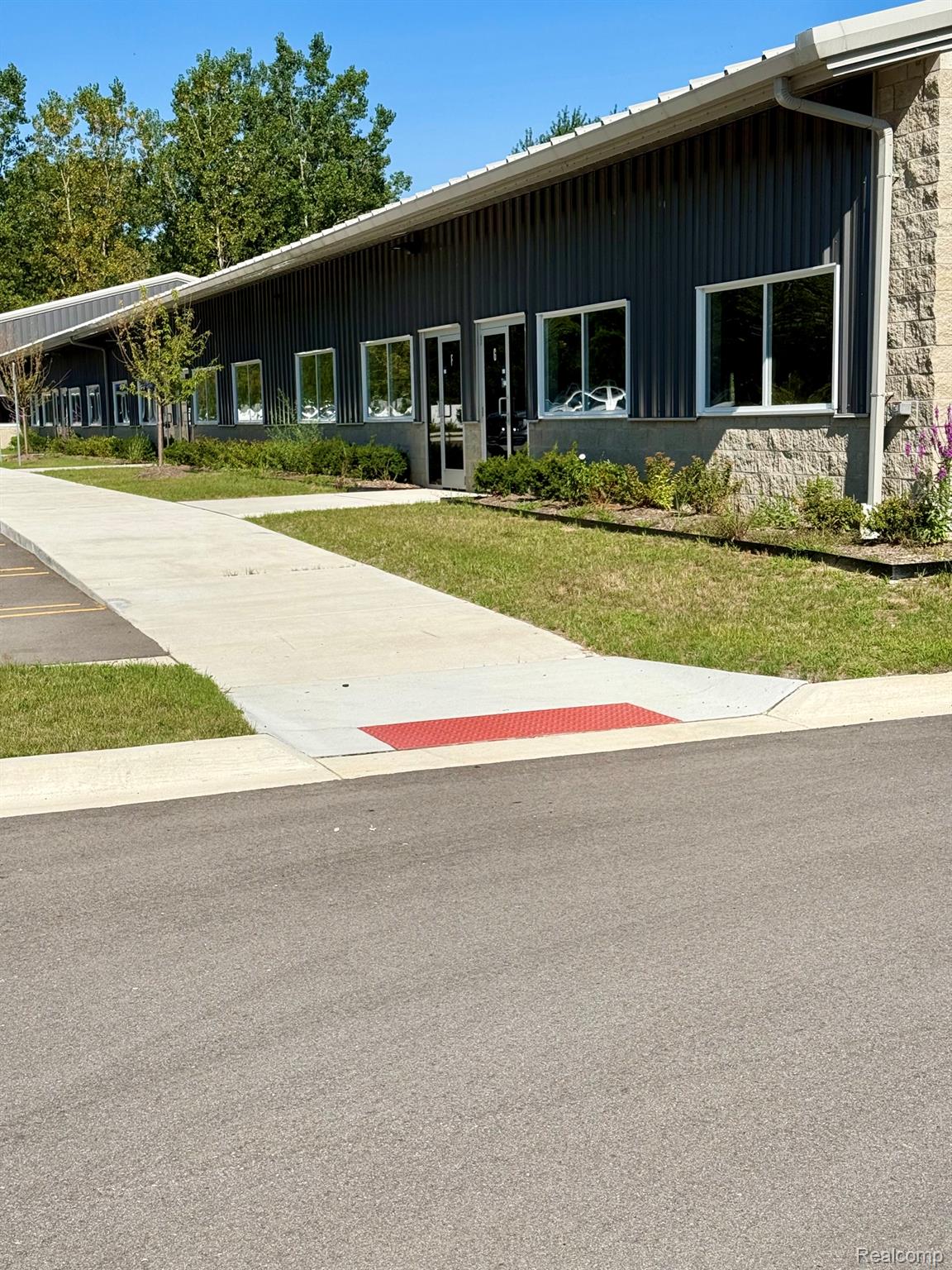 6060 Schooner St, Van Buren Twp, MI 48111