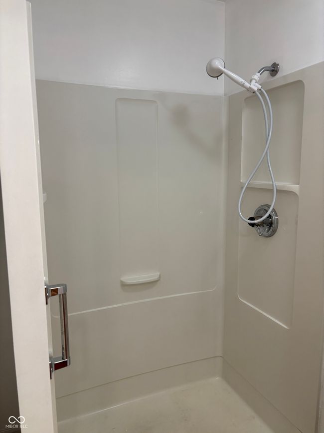 2770 Two Worlds Dr, Condo with 2 bedrooms, 2 bathrooms and null parking in Columbus IN | Image 18