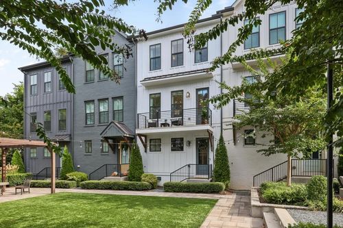 121 Chestnut Cir, Atlanta, GA, 30342-4351 | Card Image