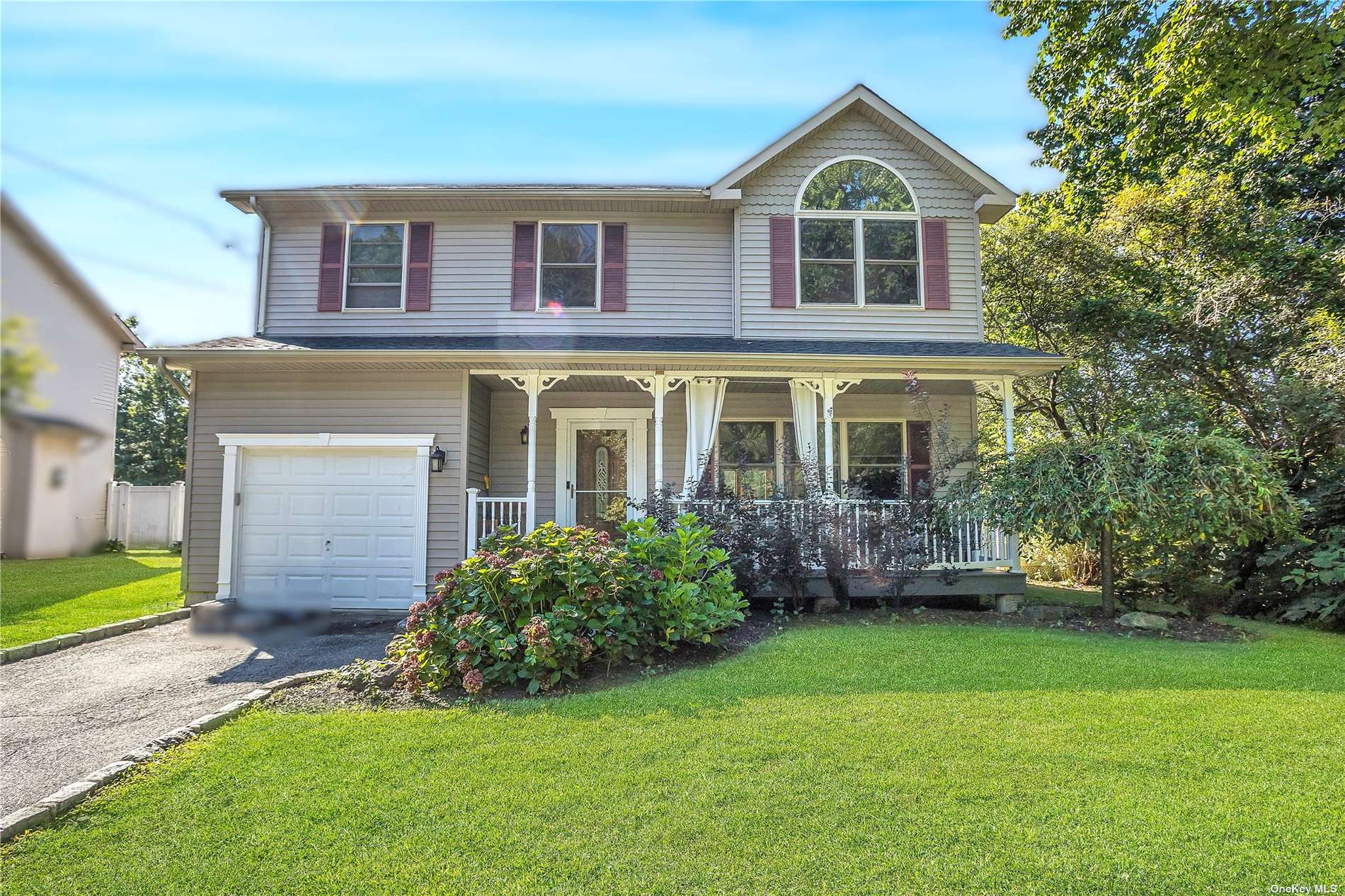 Herbert St, Islip, NY 11751