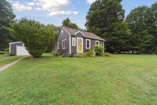 3 Riverside Pkwy, Battle Creek, MI, 49015-3407 | Card Image