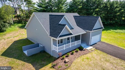 39 Mdg Way, BERKELEY SPRINGS, WV, 25411-7210 | Card Image