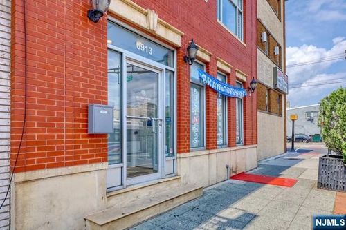 6913 Bergenline Ave, Guttenberg, NJ, 07093-1809 | Card Image