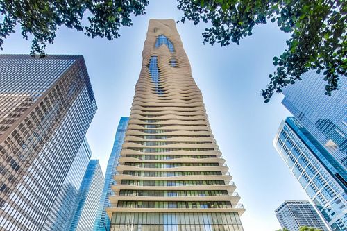 7702-225 Columbus Dr, Chicago, IL, 60601-5267 | Card Image