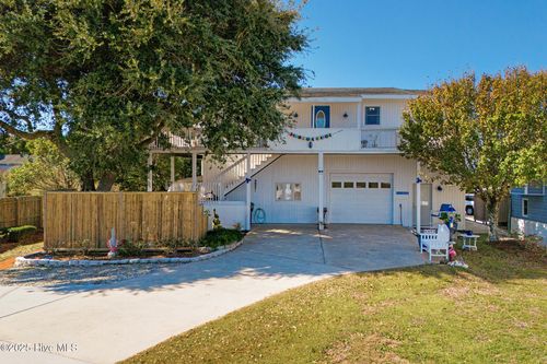 102 Freeman Ln, Atlantic Beach, NC, 28512-7425 | Card Image