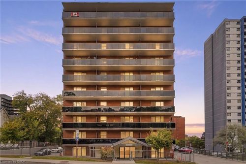 904-81 Charlton Ave E, Hamilton, ON, L8N1Y7 | Card Image