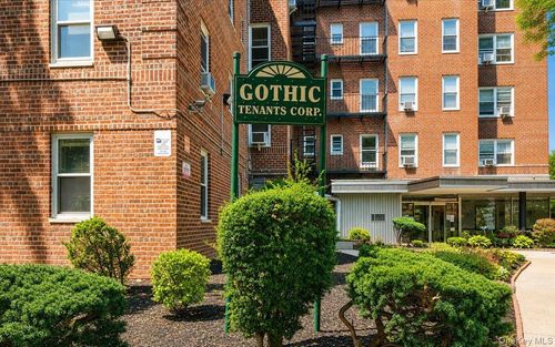 315-84-50 169th St, Jamaica, NY, 11432 | Card Image
