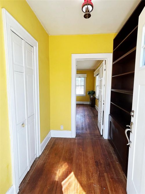 130 Campbell Ave, Williston Park, NY, 11596-1605 | Card Image