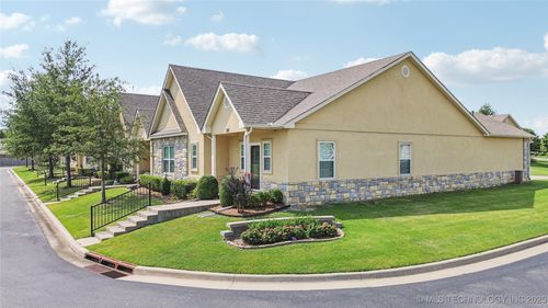 312 S Aster Ave, Broken Arrow, OK, 74012-9498 | Card Image