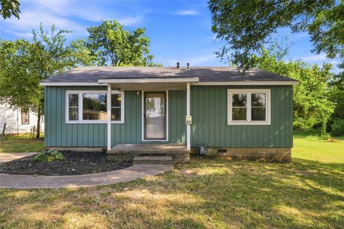217 2nd Ave, Bristow, OK, 74010-3215 | Card Image