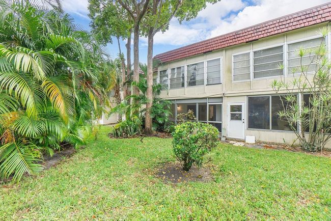APT-106 - 31 Abbey Ln, Condo with 2 bedrooms, 2 bathrooms and null parking in Delray Beach FL | Image 6