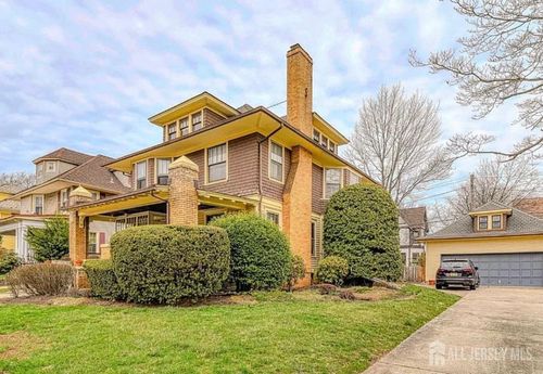 5 Llewellyn Pl, New Brunswick, NJ, 08901-3026 | Card Image