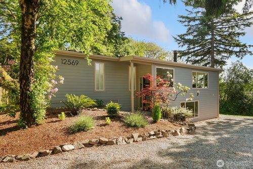 12569 37th Avenue Ne, Seattle, WA, 98125 | Card Image