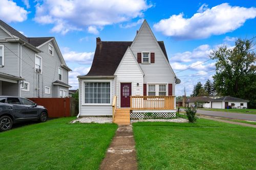 130 E Garfield Ave, New Castle, PA, 16105-2575 | Card Image