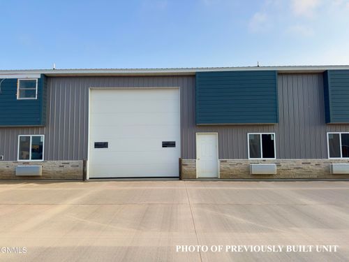 2-3232 Airway Avenue, Bismarck, ND, 58504 | Card Image