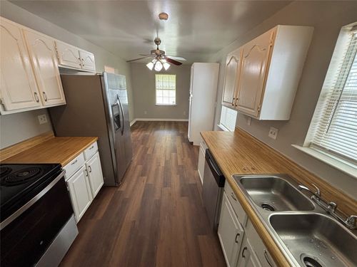 1331 15th St, Galena Park, TX, 77547-2419 | Card Image