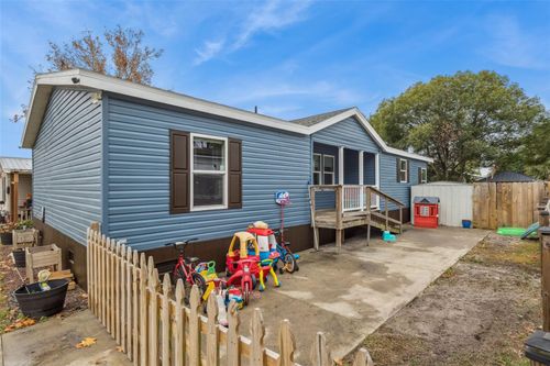 4 Cayman Cir, UMATILLA, FL, 32784-9078 | Card Image