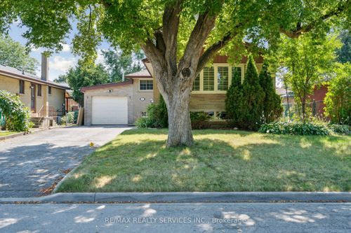 15 Mcclure Ave, Brampton, ON, L6X2E2 | Card Image
