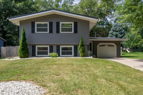 514 Walnut Ct, Le Claire, IA, 52753-9668 | Card Image