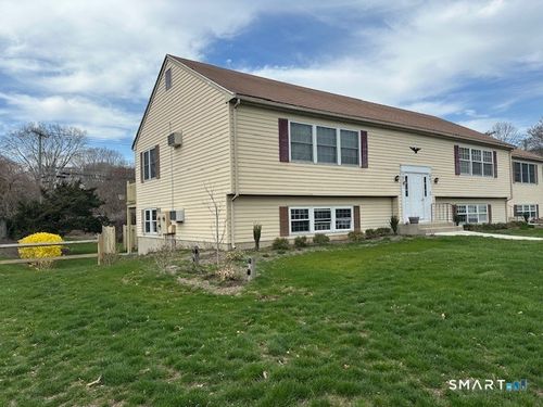 92-92 Founders Village, Clinton, CT, 06413 | Card Image