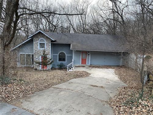 7610 Nw Paradise Ln, Kansas City, MO, 64152-1036 | Card Image