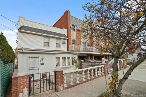 6911 62nd Dr, Middle Village, NY, 11379-1101 | Card Image