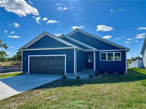 1919 Carnegie Heights Dr, Niles, OH, 44446-4000 | Card Image