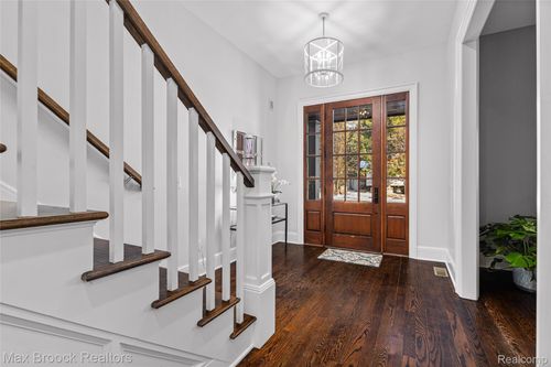 864 Chestnut St, Birmingham, MI, 48009-6473 | Card Image