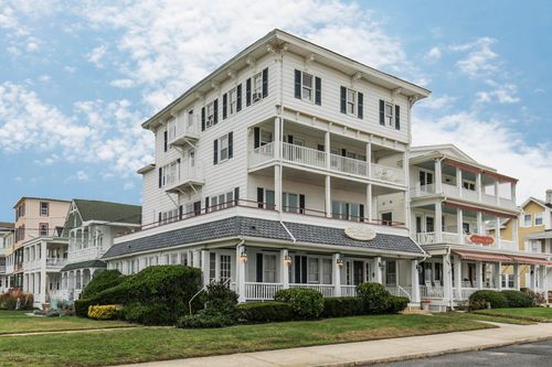 18 Ocean Ave, Ocean Grove, NJ, 07756-1662 | Card Image