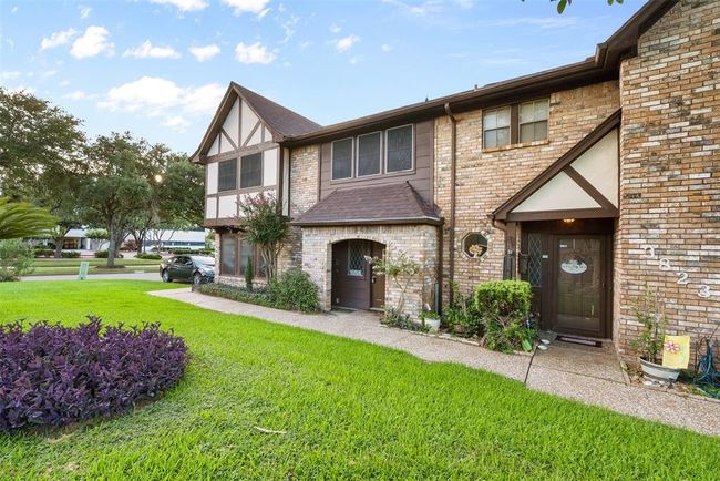 Conveniently located near shopping, dining, schools & freeway access, this gem offers style, function & location in one. | Image 26