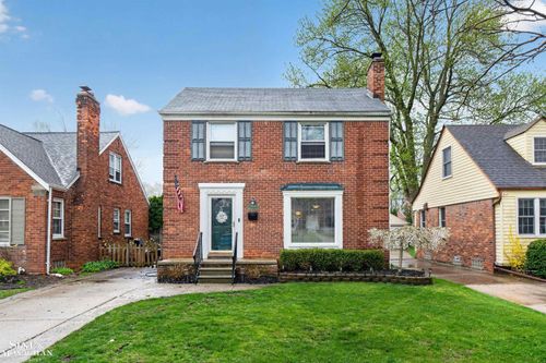 21208 Hunt Club Dr, Harper Woods, MI, 48225-1717 | Card Image