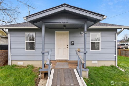313 Rosewood St, Kelso, WA, 98626-2007 | Card Image