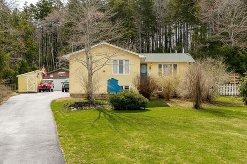 163 Lakeland St, Beaver Bank, NS, B4G1A6 | Card Image