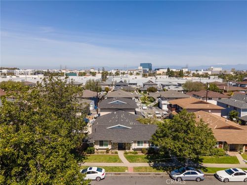7601 Amazon Dr, Huntington Beach, CA, 92647-8636 | Card Image