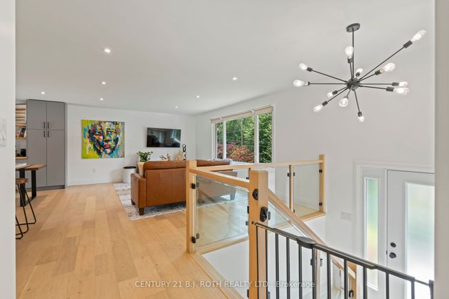 233 Dock Rd, House other with 3 bedrooms, 3 bathrooms and 5 parking in Barrie ON | Image 6