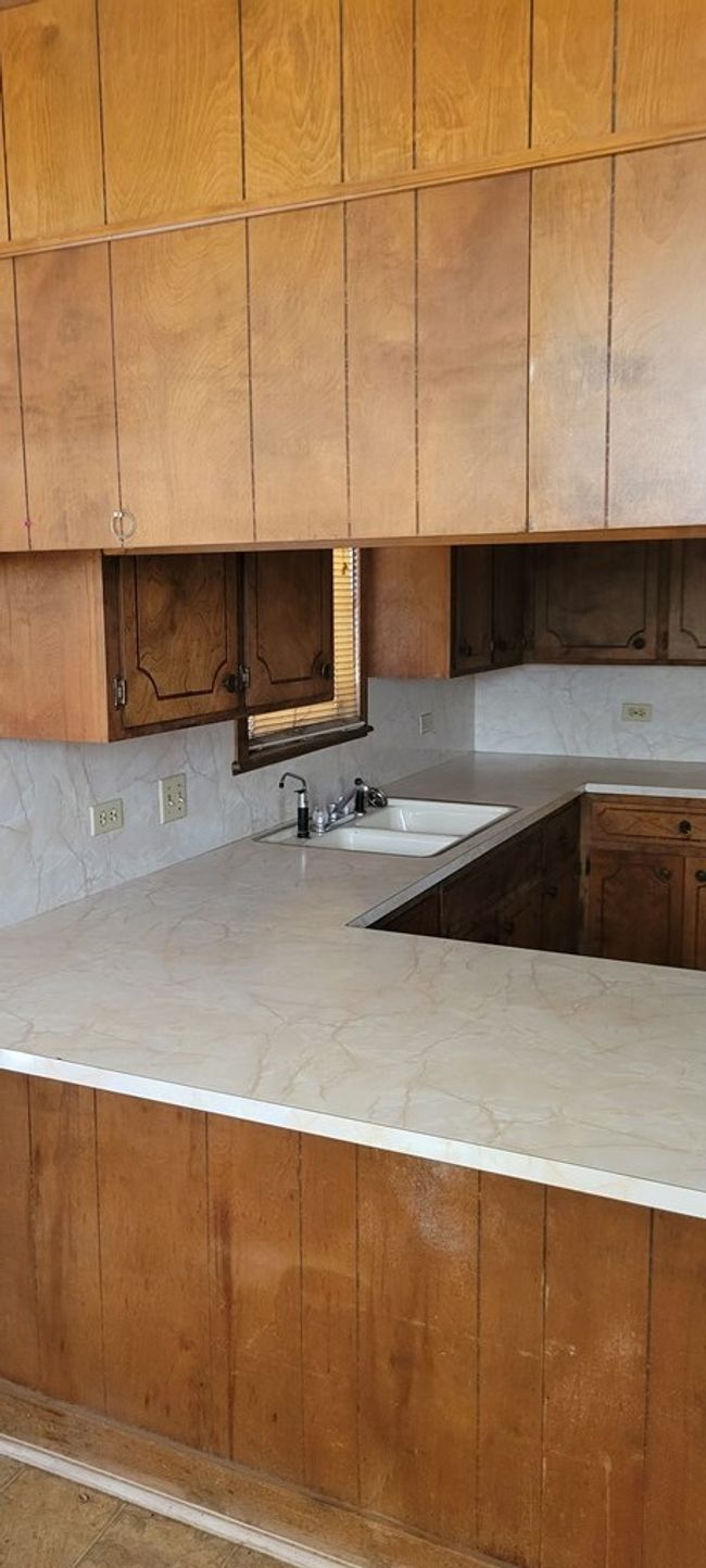 907 E 15 Th St, House other with 4 bedrooms, 2 bathrooms and 2 parking in Big Spring TX | Image 7