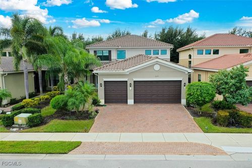 3179 Pacific Dr, NAPLES, FL, 34119-8667 | Card Image