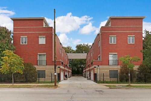 8-4549 N Central Ave, Chicago, IL, 60630-3394 | Card Image