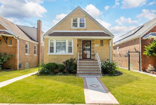 4354 S Komensky Avenue, Chicago, IL, 60632 | Card Image