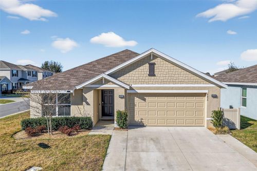 4656 Crossroads Ln, Wildwood, FL, 34785-8838 | Card Image