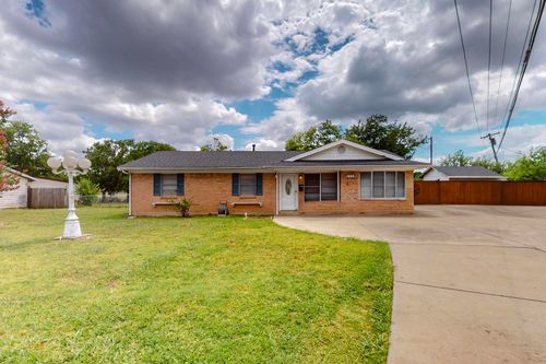 2717 W Rochelle Rd, Irving, TX, 75062-7150 | Card Image