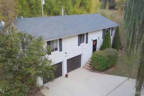 319 E Ingle Dr, Glen Carbon, IL, 62034-1608 | Card Image