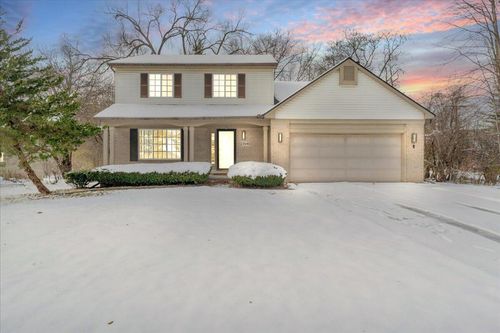 27691 Eldorado Pl, Lathrup Village, MI, 48076-3454 | Card Image