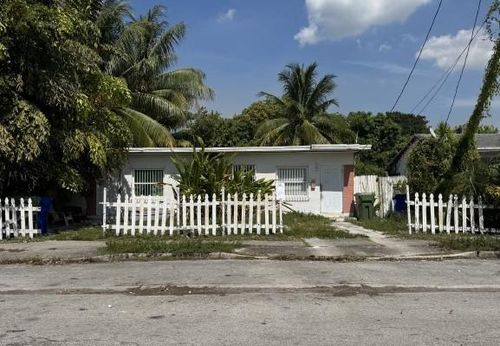 5631 Nw 5th Ct, Miami, FL, 33127-1541 | Card Image