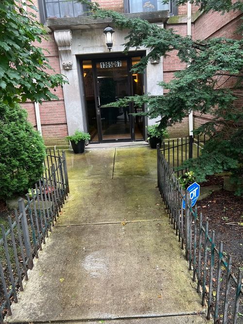2-1367 E 64th St, Chicago, IL, 60637-3871 | Card Image