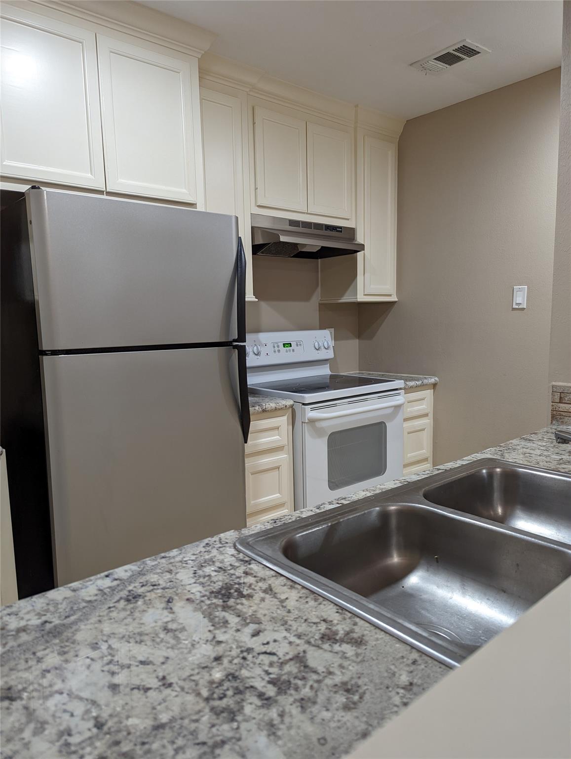 Residential Lease in Spring 4