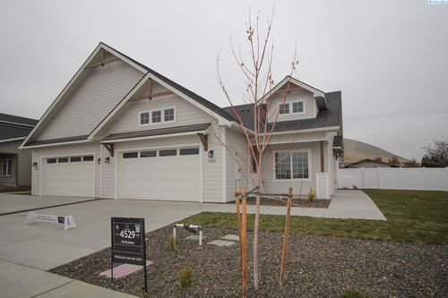 4529 Grove Court, West Richland, WA, 99353 | Card Image